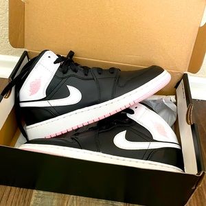Jordan 1 size 5.5 youth excellent condition
